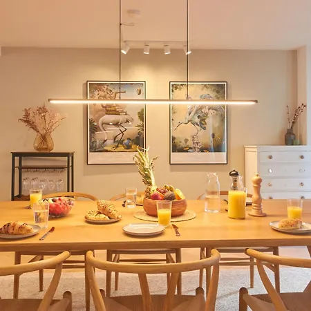 Designer 2 Bedroom With Private Balcony Lejlighed *