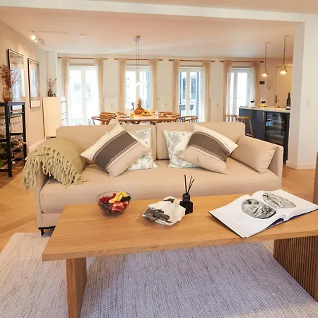 Designer 2 Bedroom With Private Balcony København