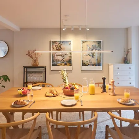 Designer 2 Bedroom With Private Balcony Lejlighed *