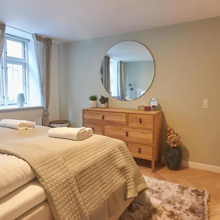Designer 2 Bedroom With Private Balcony Lejlighed København