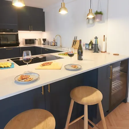 Designer 2 Bedroom With Private Balcony * København