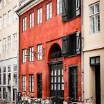 Designer 2 Bedroom With Private Balcony Apartment