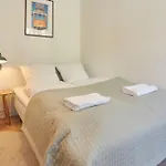 Apartment Designer 2 Bedroom With Private Balcony