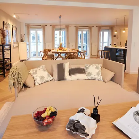 Designer 2 Bedroom With Private Balcony Apartment Copenhagen