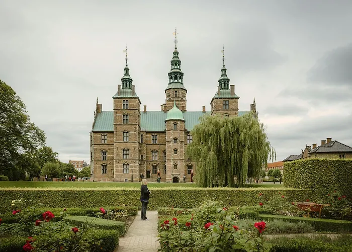 Designer 2 Bedroom With Private Balcony