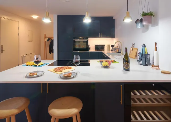 Designer 2 Bedroom With Private Balcony Apartment Kopenhagen