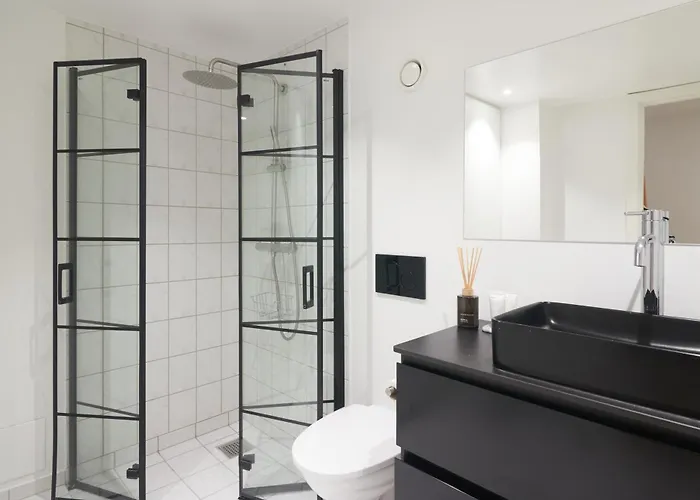 Apartment Designer 2 Bedroom With Private Balcony