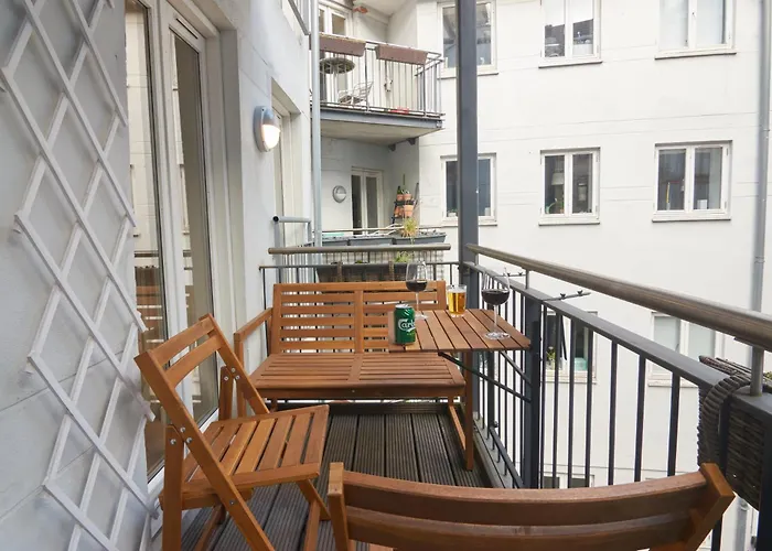 Designer 2 Bedroom With Private Balcony *